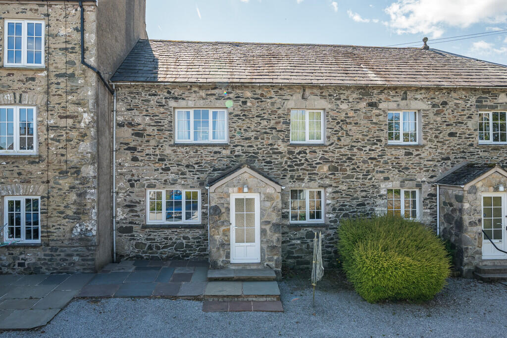 Main image of property: 25 Castle Green Lane, Kendal, Cumbria, LA9 6BB
