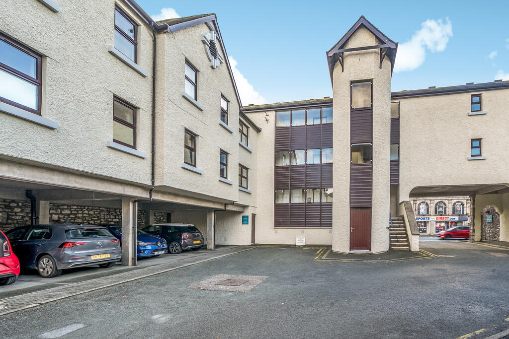 Main image of property: Flat 4 County Mews, Sandes Avenue, Kendal, Cumbria, LA9 4LL