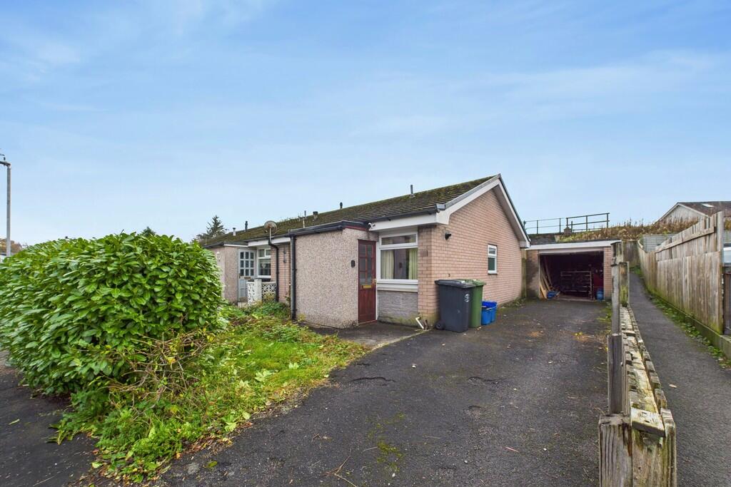 Main image of property: 74 Rusland Park, Kendal, Cumbria, LA9 6AJ