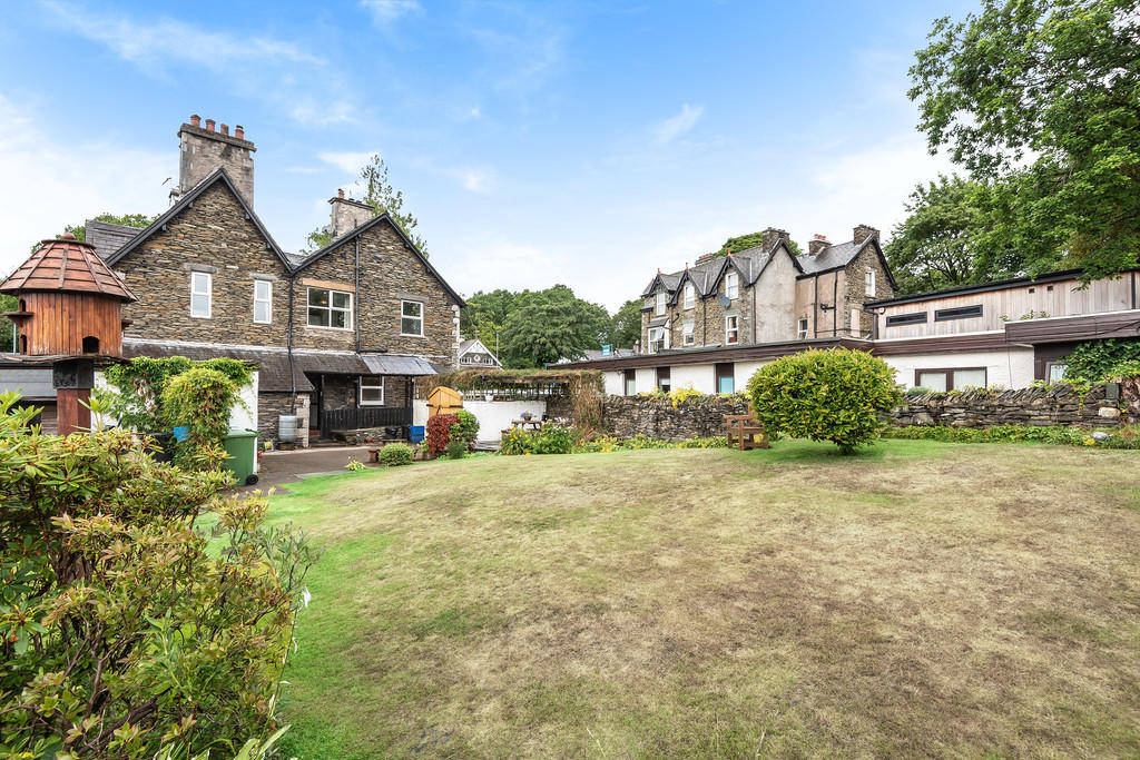 12 bedroom hotel for sale in Fir Trees Guest House, Lake Road