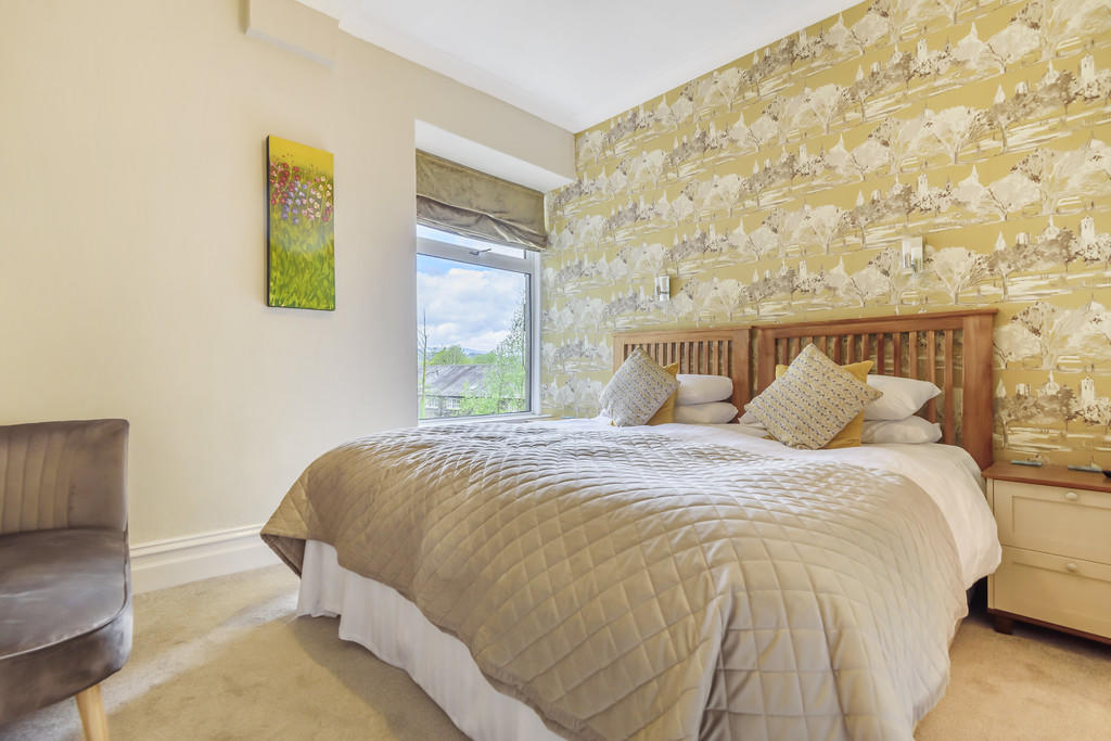 8 bedroom semidetached house for sale in Laurel Cottage, 8 Park Road