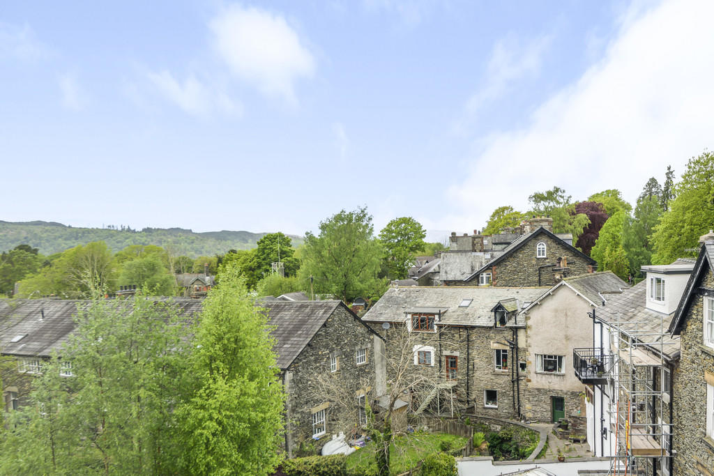 8 bedroom semidetached house for sale in Laurel Cottage, 8 Park Road