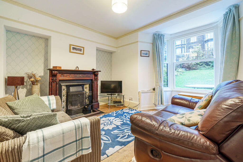 3 bedroom terraced house for sale in Caths Cottage, 92 Craig Walk