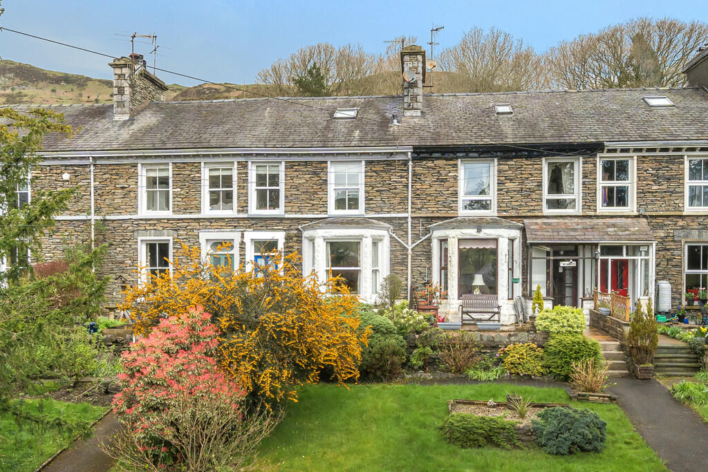 5 bedroom terraced house for sale in 17 Danes Road, Staveley, Cumbria