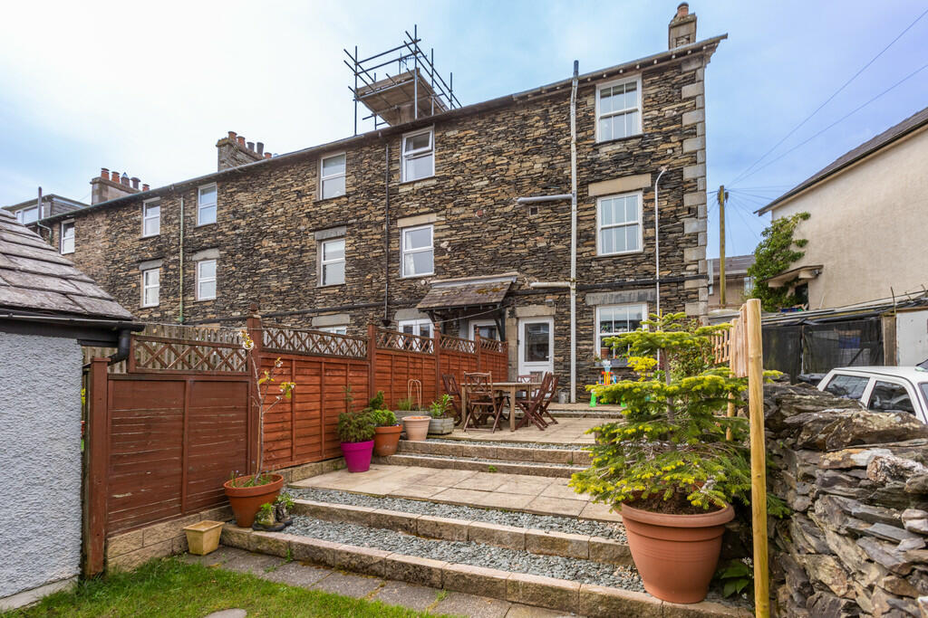 3 bedroom end of terrace house for sale in 5 Thornthwaite Road