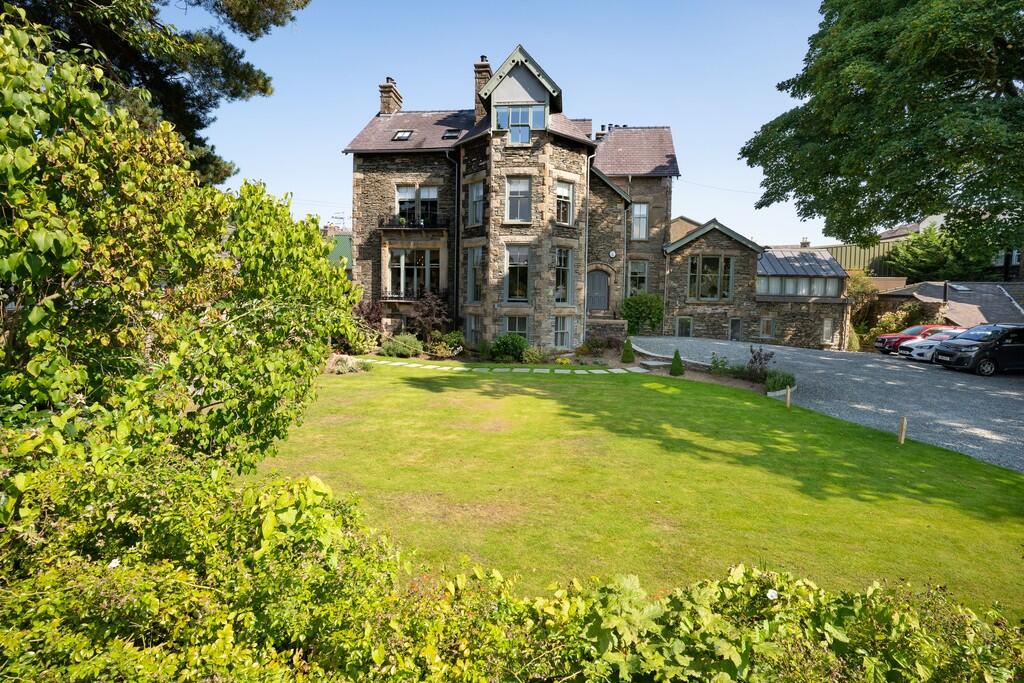 Main image of property: Flat 1 Lipwood House, Old College Lane, Windermere, Cumbria, LA23 1BY