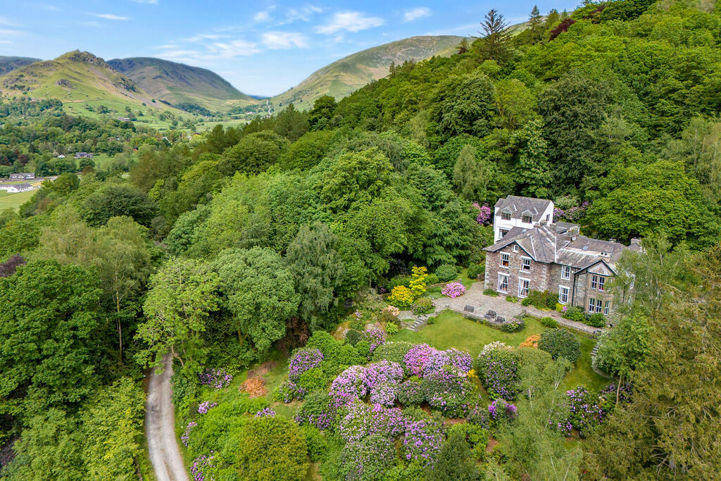 3 bedroom flat for sale in White Moss, Wood Close, Grasmere