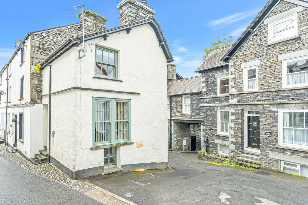 Main image of property: Fellcroft, North Road, Ambleside, Cumbria LA22 9DT