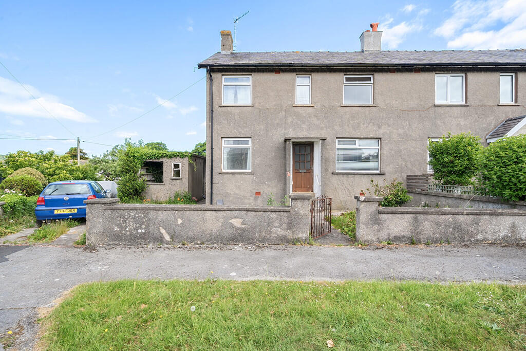 Main image of property: 15 Gaskell Close, Silverdale, Carnforth, Lancashire, LA5 0RD