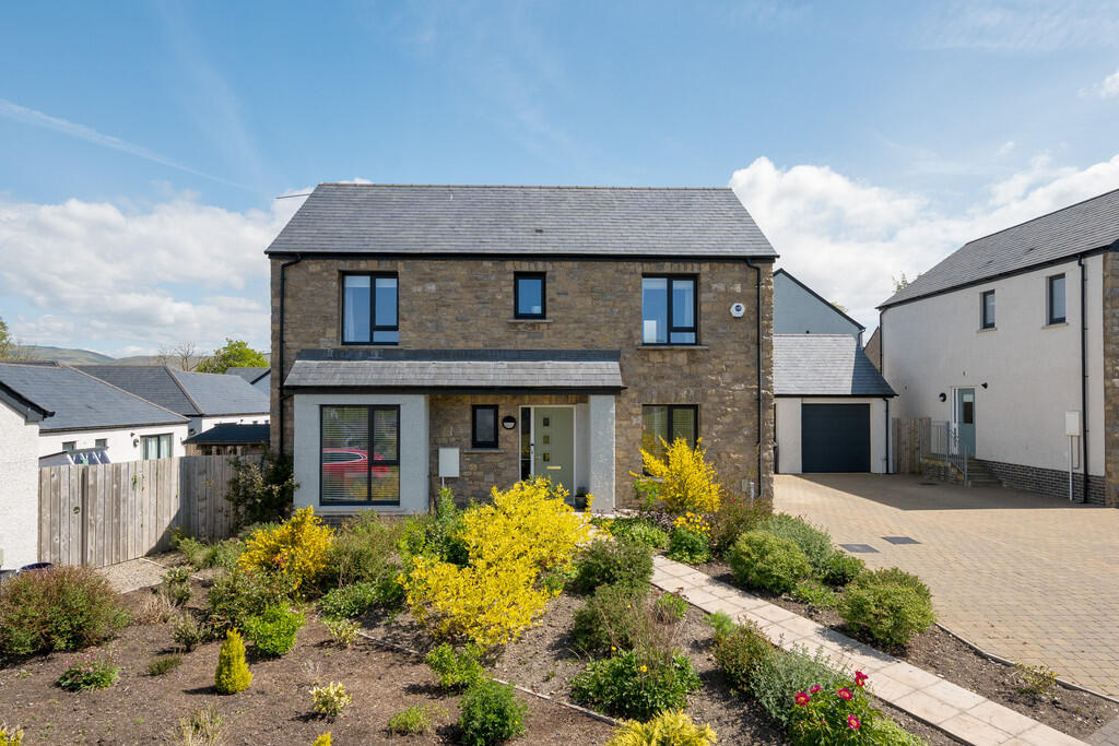 Main image of property: 55 Oakfield Park, Kirkby Lonsdale, LA6 2FQ 