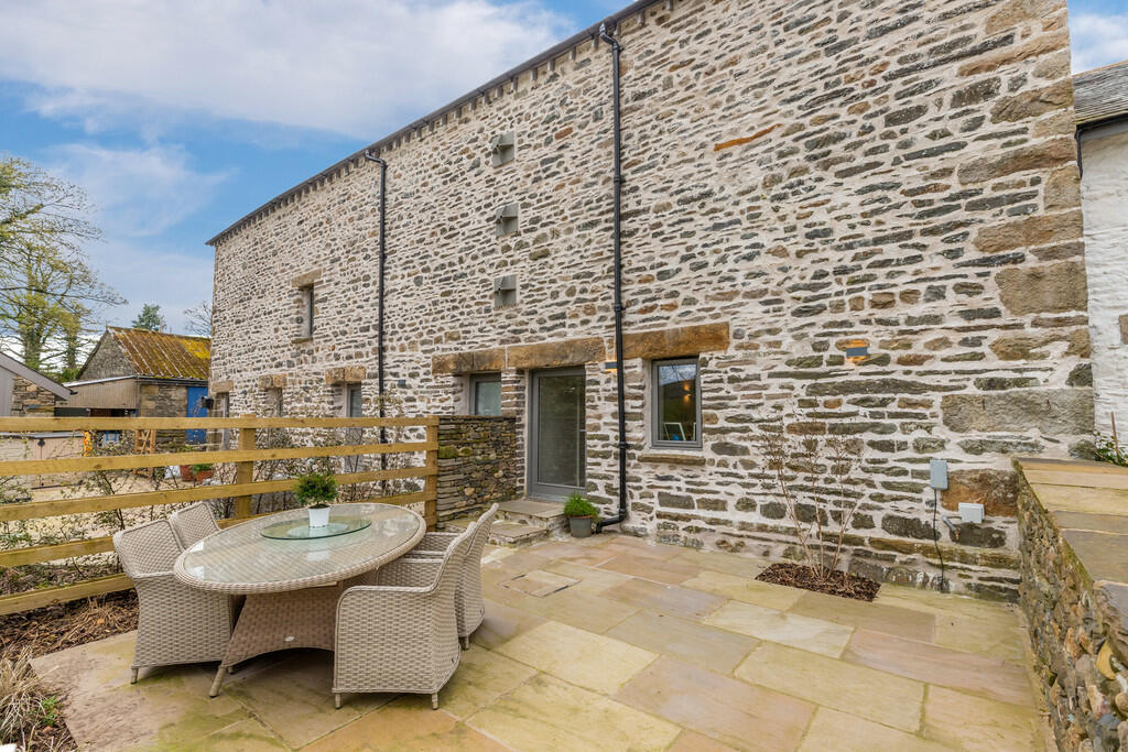 4 bedroom barn conversion for sale in 3 Bracken Fold, Station Road
