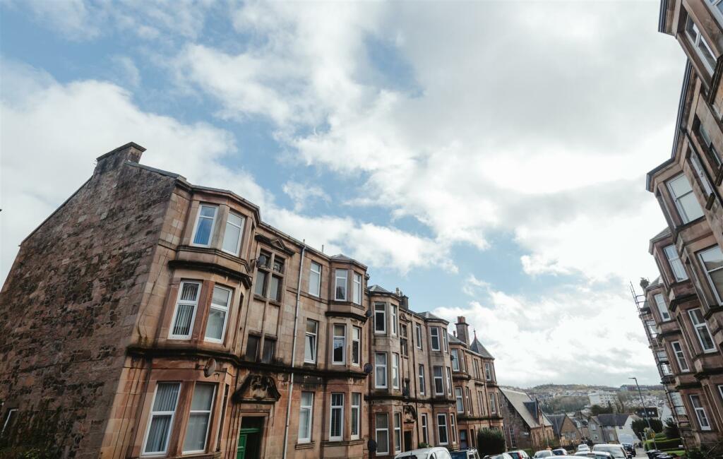 1 bedroom flat for sale in Binnie Street, Gourock, PA19