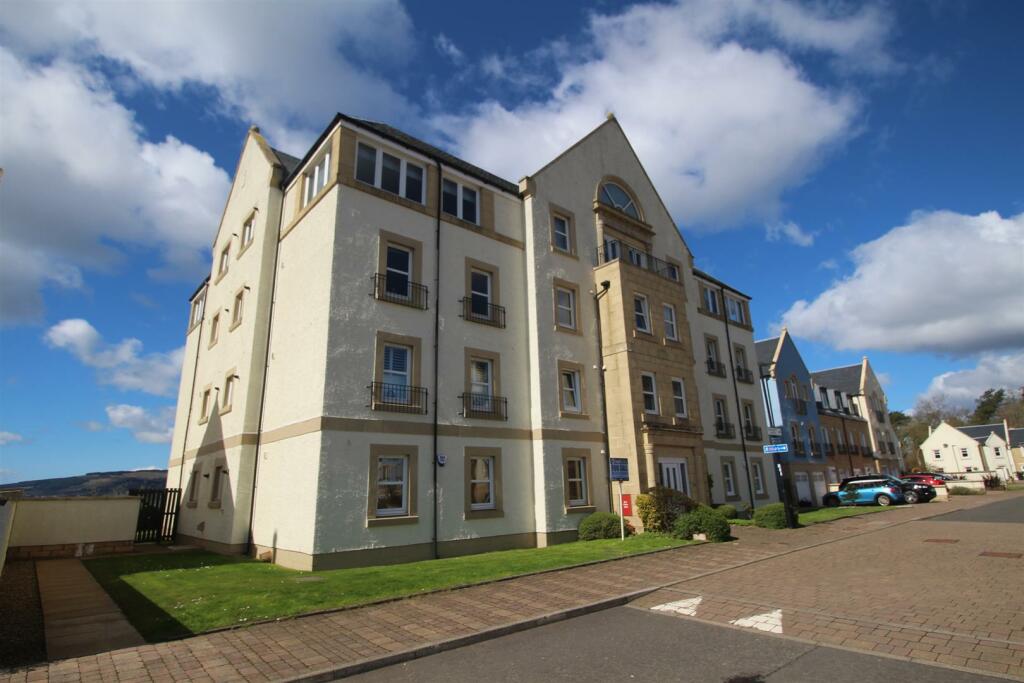 1 bedroom flat for sale in Harbourside, Inverkip, PA16