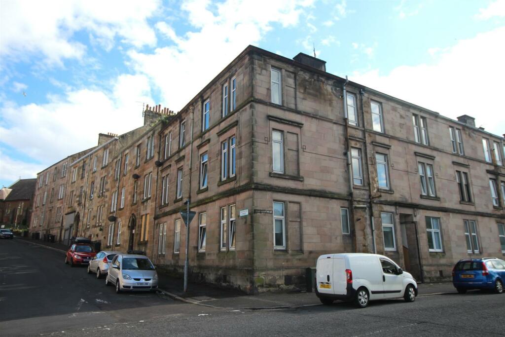 2 bedroom flat for sale in Brachelston Street, Greenock, PA16