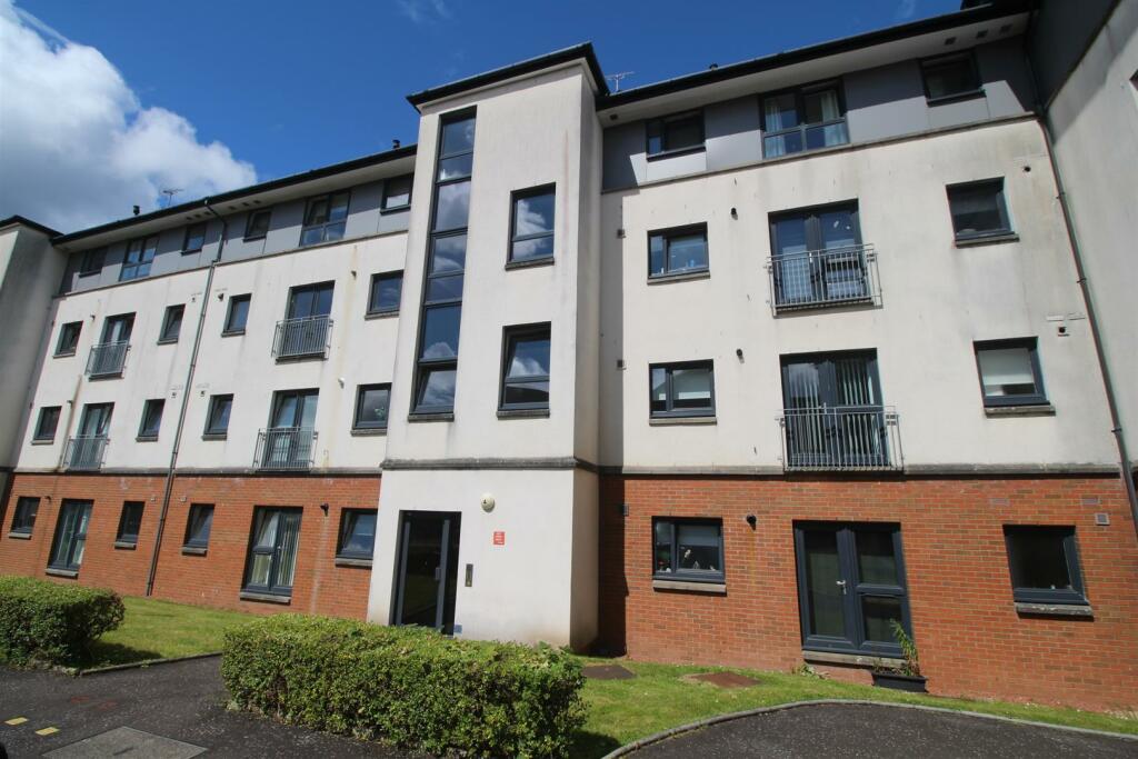 2 bedroom flat for sale in Kincaid Court, Greenock, PA15