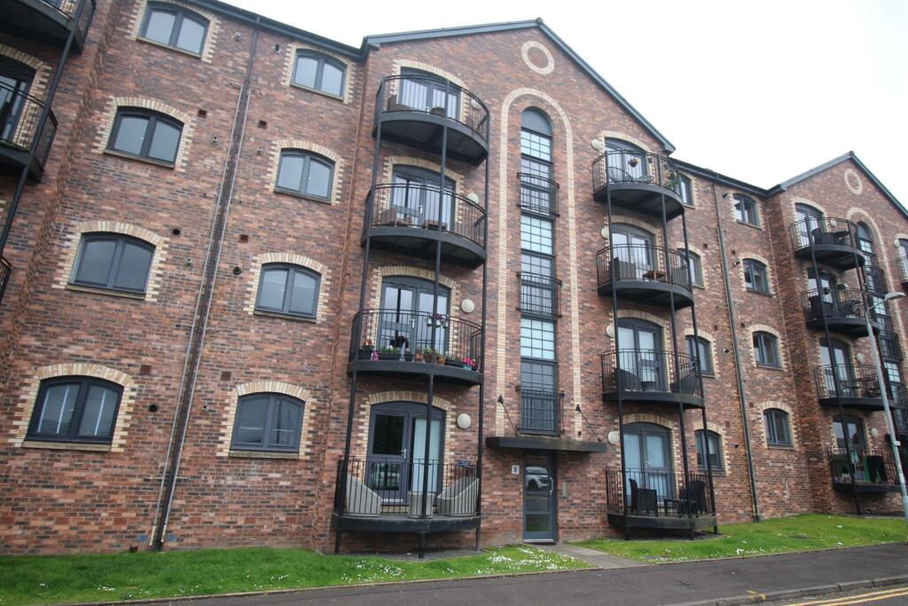 2 bedroom flat for sale in James Watt Way, Greenock, PA15