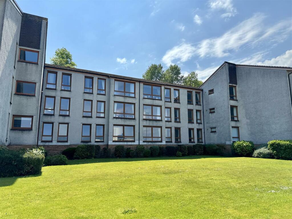 2 bedroom flat for sale in Balmoral Place, Cloch Road, Gourock, PA19
