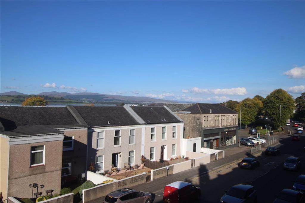 2 bedroom flat for sale in Cardwell Road, Gourock, PA19
