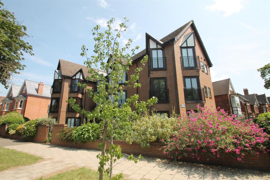 Main image of property: The Embankment, Bedford