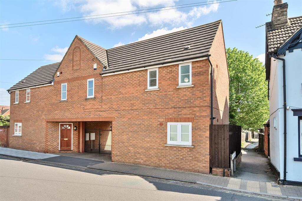 Main image of property: Newnham Street, Bedford