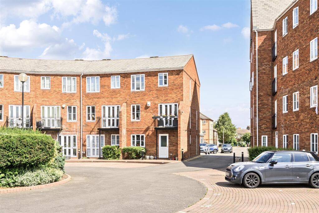 Main image of property: Sovereigns Quay, Bedford