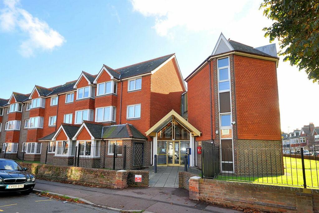1 bedroom retirement property for sale in Belmore Road, Eastbourne, BN22