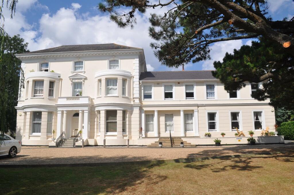 Studio flat for sale in Haystoun House, Eastbourne, BN22