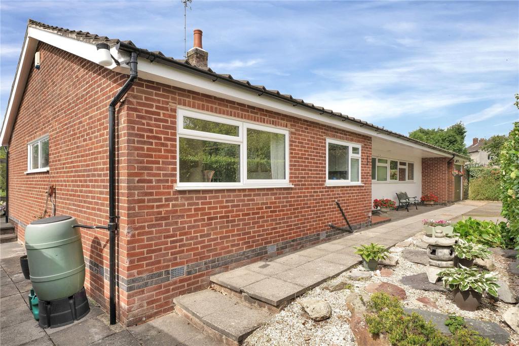 3 bedroom bungalow for sale in Long Street, Belton, Loughborough, LE12