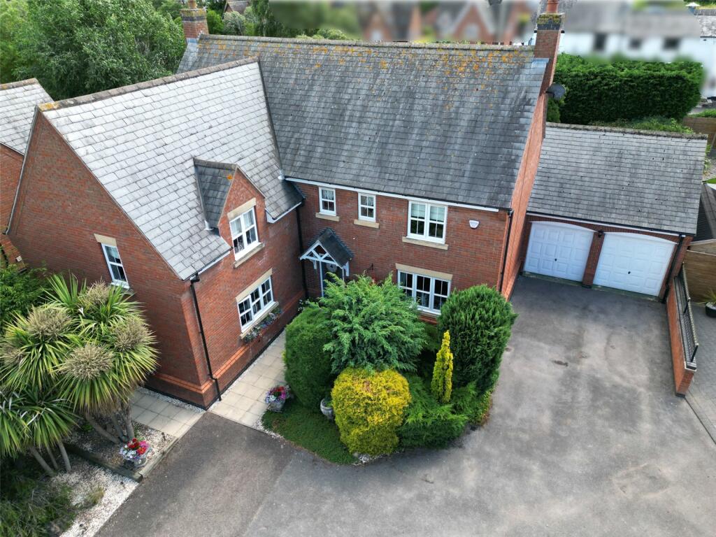 5 bedroom detached house for sale in Orton Close, Rearsby, Leicester, LE7