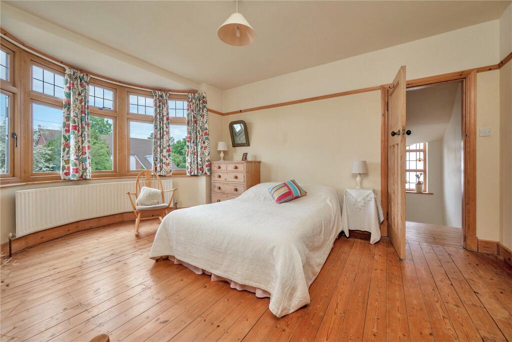 5 bedroom detached house for sale in Westfield Drive, Loughborough, Leicestershire, LE11