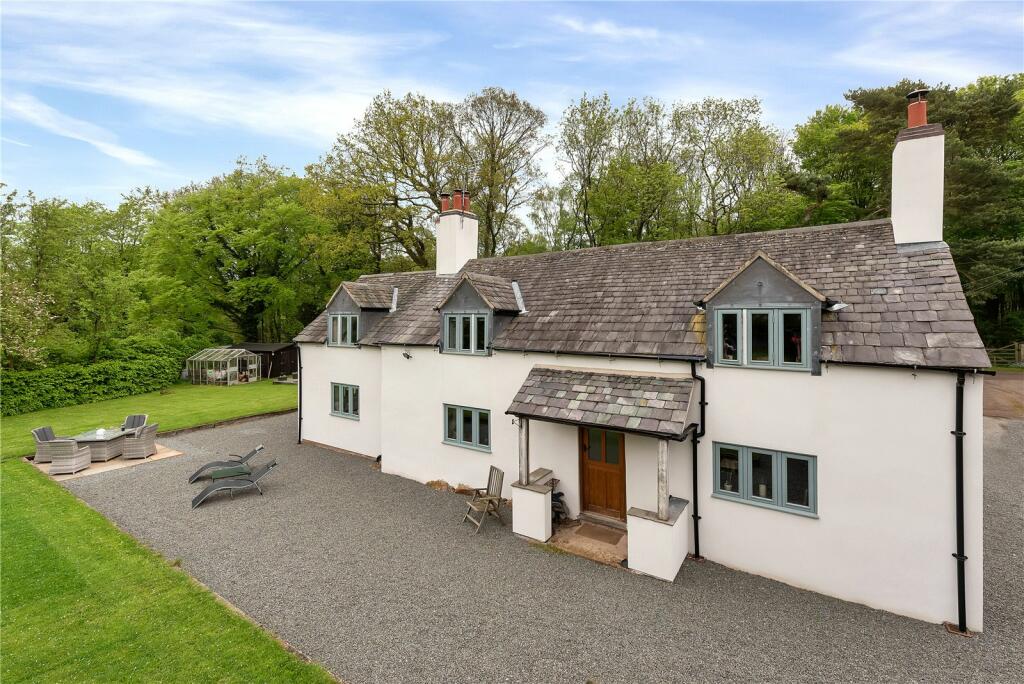 4 bedroom detached house for sale in Markfield Lane, Newtown Linford