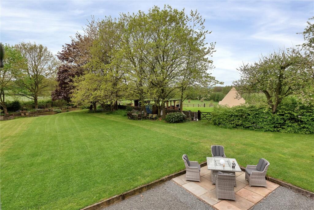 4 bedroom detached house for sale in Markfield Lane, Newtown Linford