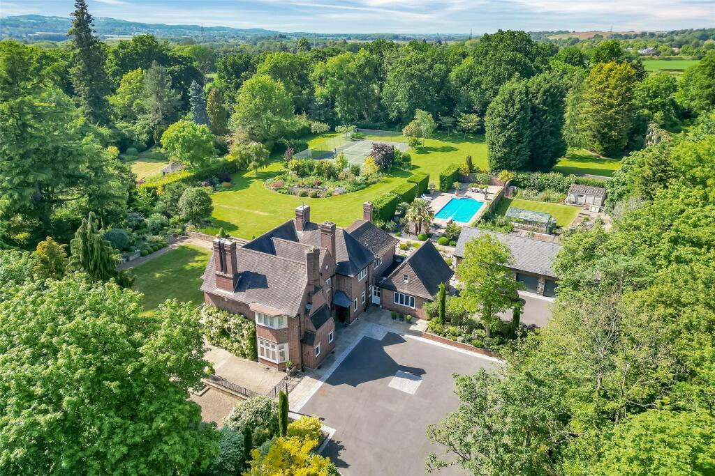 5 bedroom detached house for sale in The Ridgeway, Rothley, Leicester, LE7