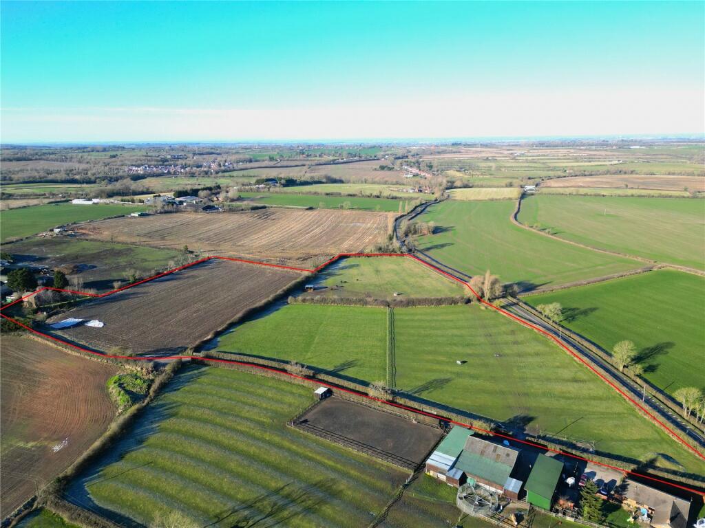 3 bedroom detached house for sale in Ladbroke, Southam, Warwickshire, CV47