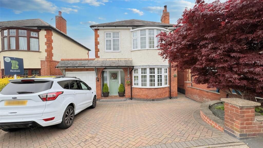 3 bedroom detached house for sale in Fosse Way, Syston, Leicester, LE7