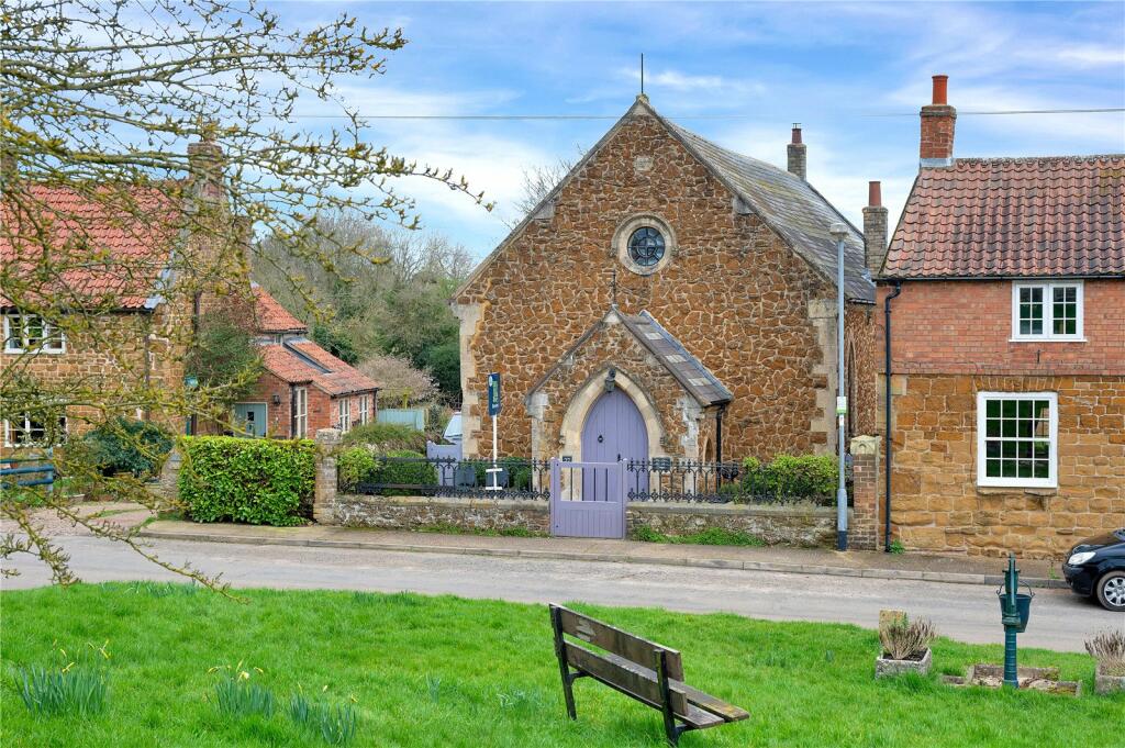 4 bedroom detached house for sale in Main Street, Holwell, Melton