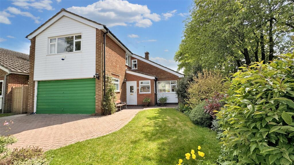 4 bedroom detached house for sale in Digby Close, Tilton on the Hill, Leicester, LE7