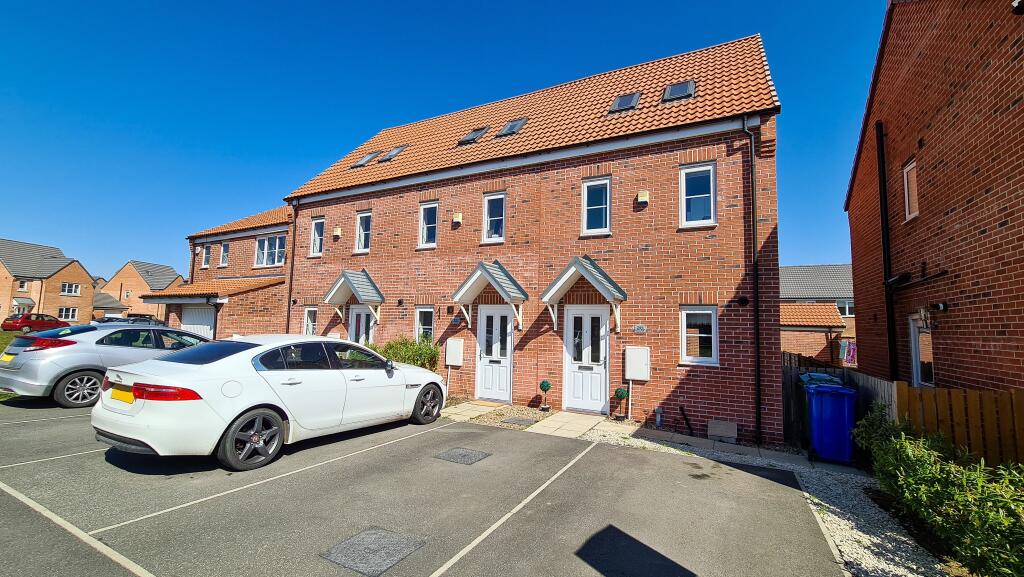 3 bedroom house for rent in Mirabelle Way, Harworth, DN11