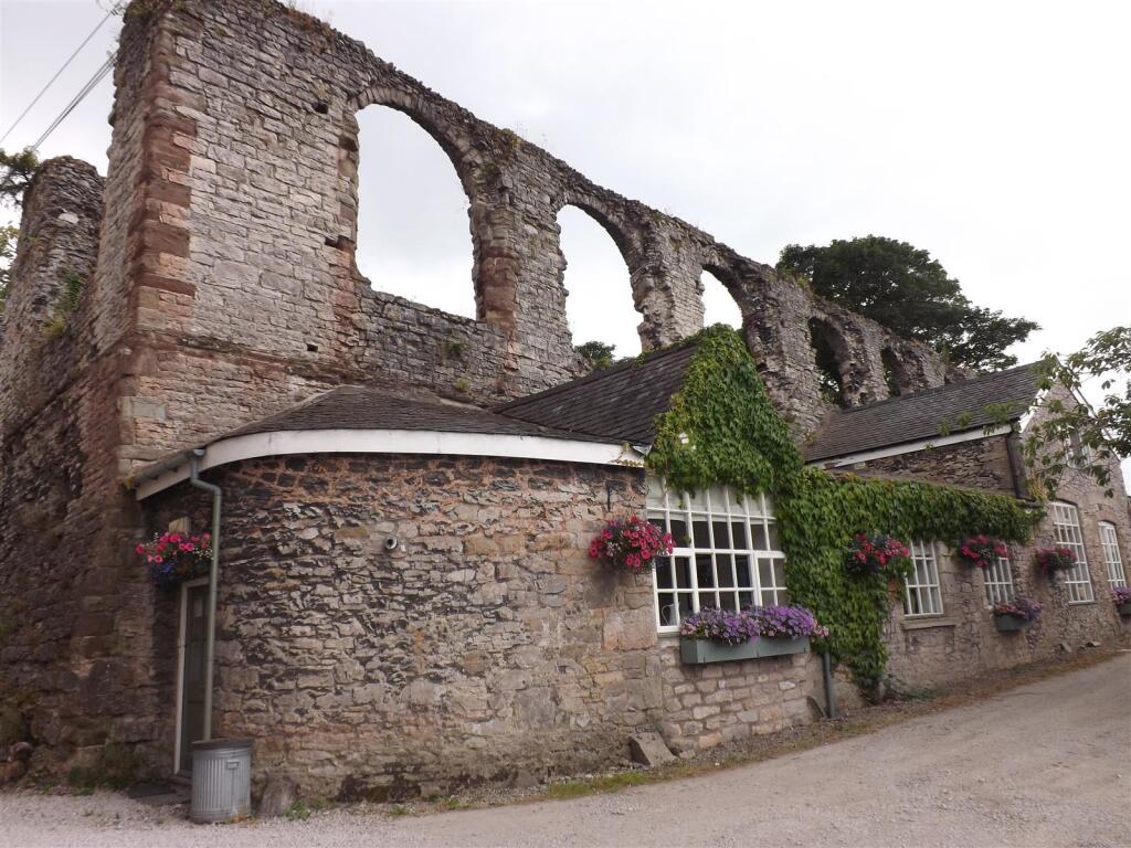 Main image of property: Plas Castell, Denbigh