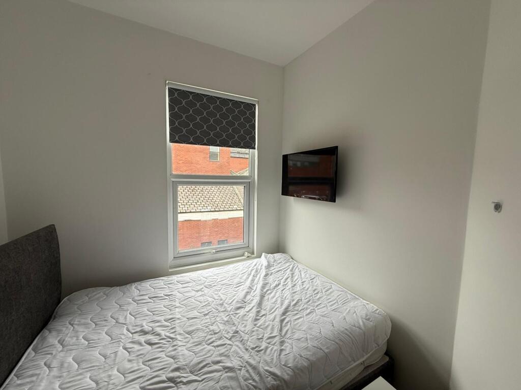 Main image of property: Queens Street