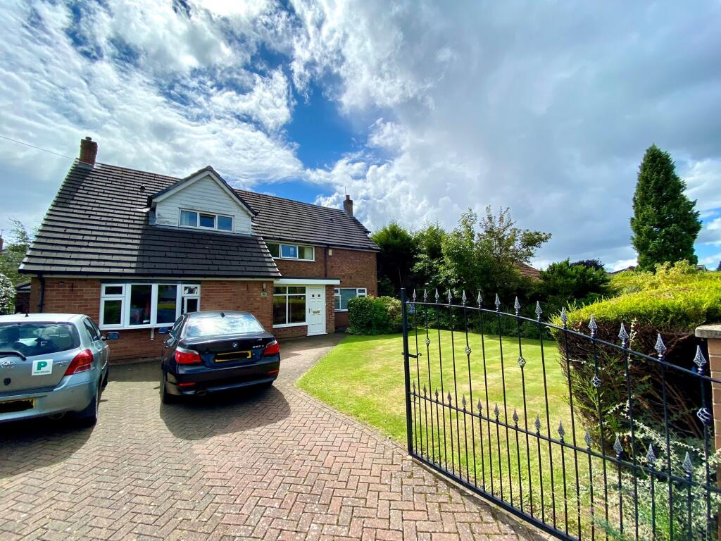 Main image of property: Taunton Road, Sale, Greater Manchester, M33 5DN