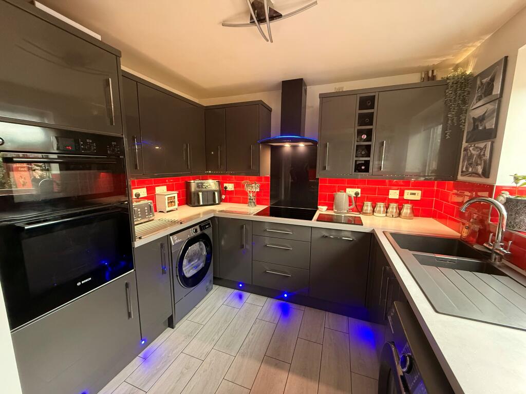 Main image of property: Oaktree Close, Sutton-in-Ashfield, NG17 5LJ