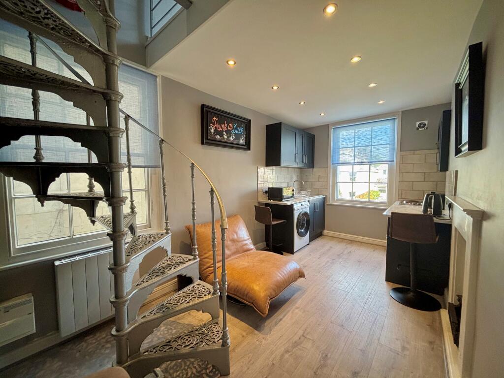Main image of property: London Road, GL52 6DX