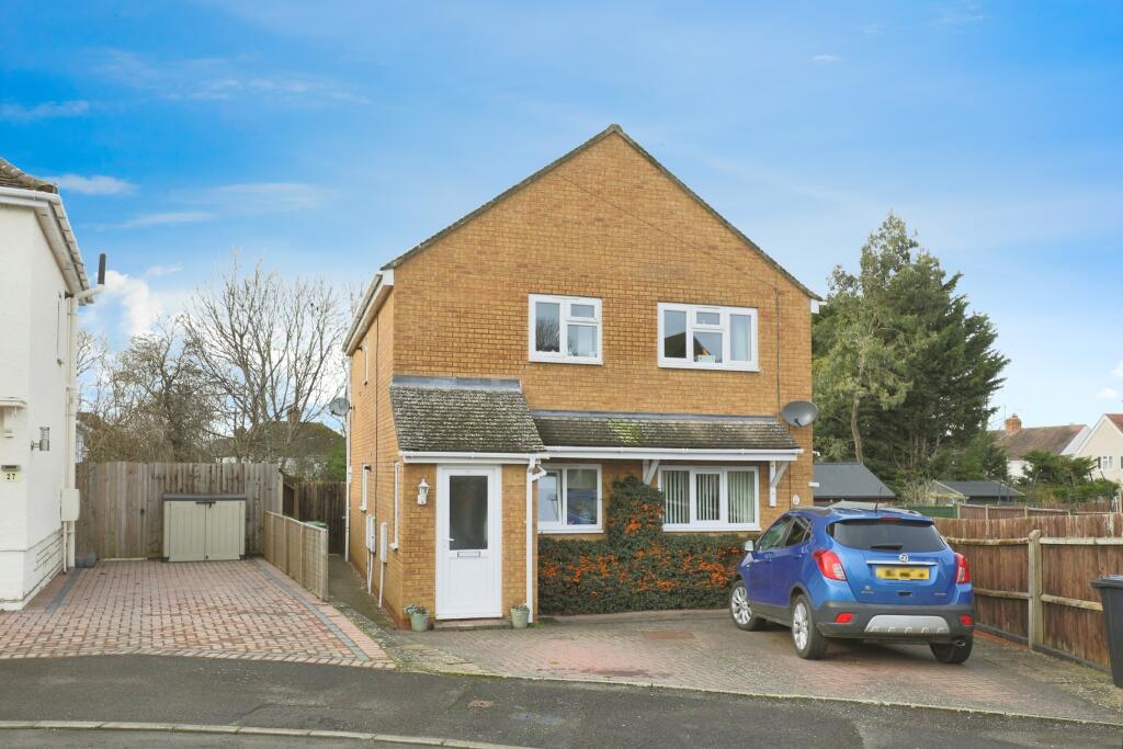 Main image of property: Colletts Gardens, Broadway