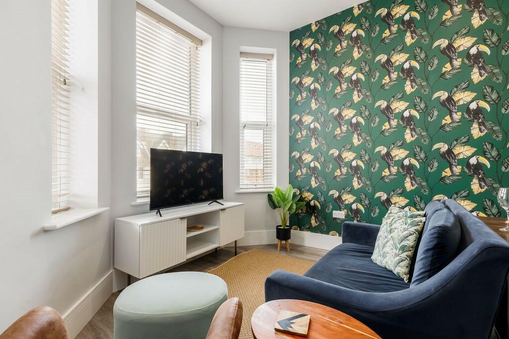 Additional property image - West Cliff Gardens, Bournemouth - 13