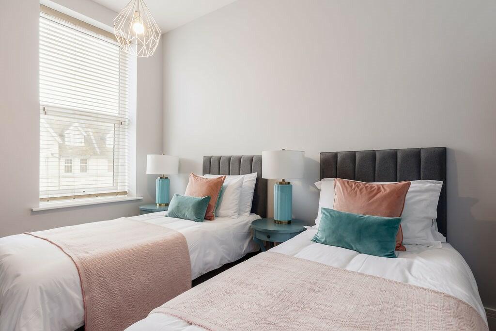 Additional property image - West Cliff Gardens, Bournemouth - 13