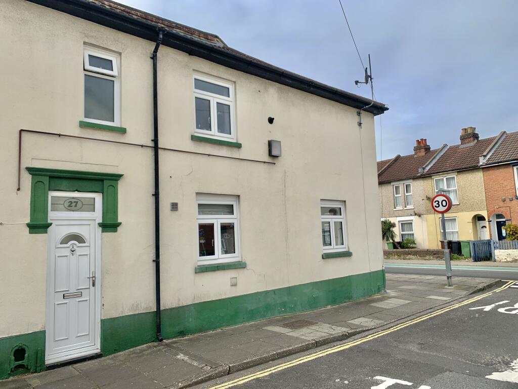 2 bedroom end of terrace house for rent in St. Marks Road, Portsmouth, PO2