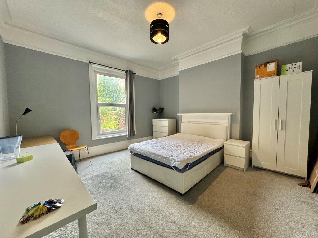 1 bedroom house share for rent in Victoria Road North, Southsea, PO5