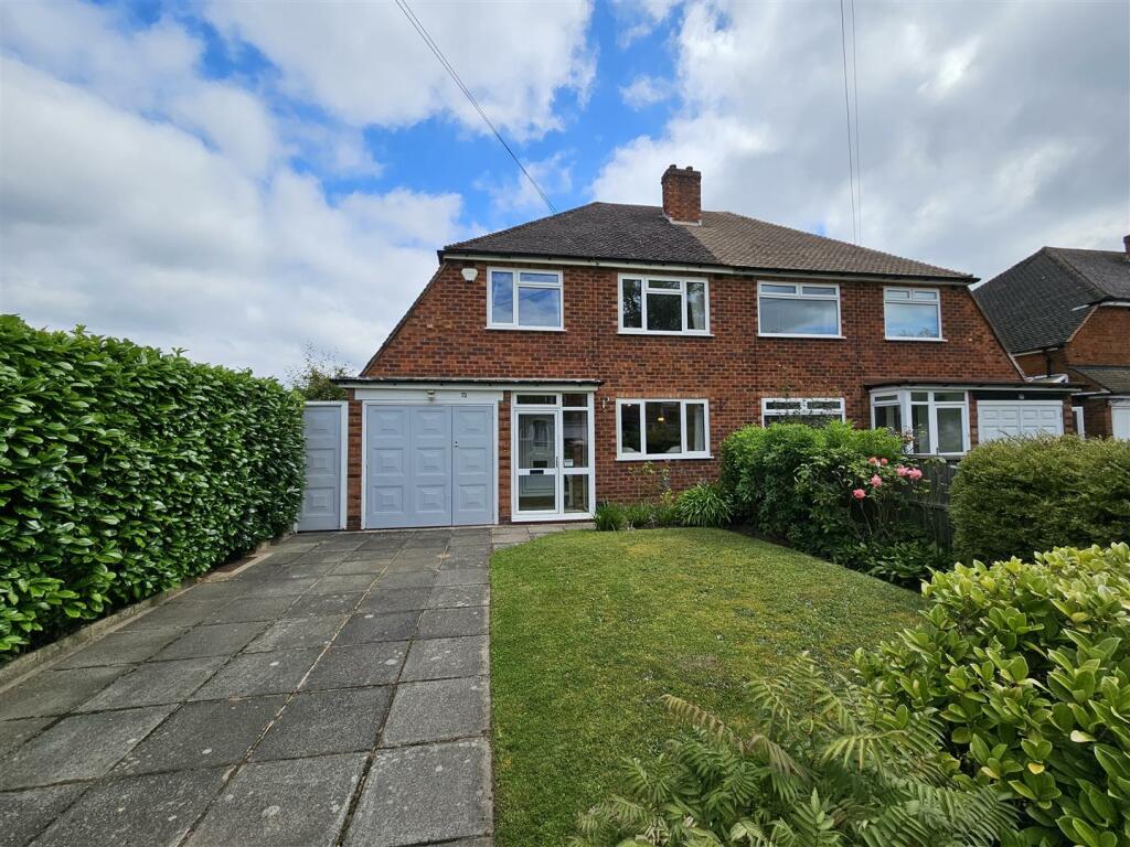 3 bedroom semidetached house for sale in Willow Road, Solihull, B91
