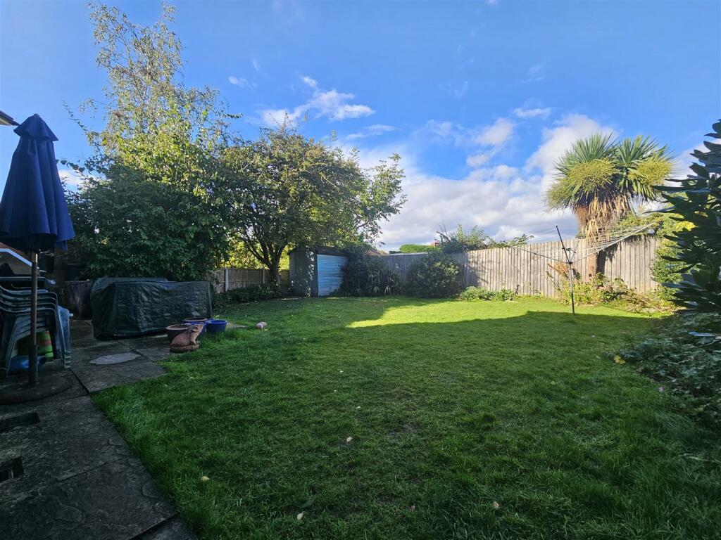 Additional property image - Meadow Grove, Solihull